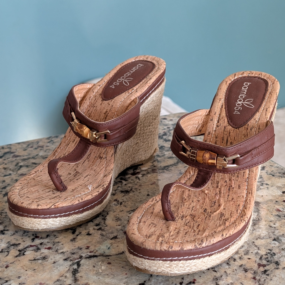 Bamboo54 Brown/Tan Espadrille Wedges Sz 7